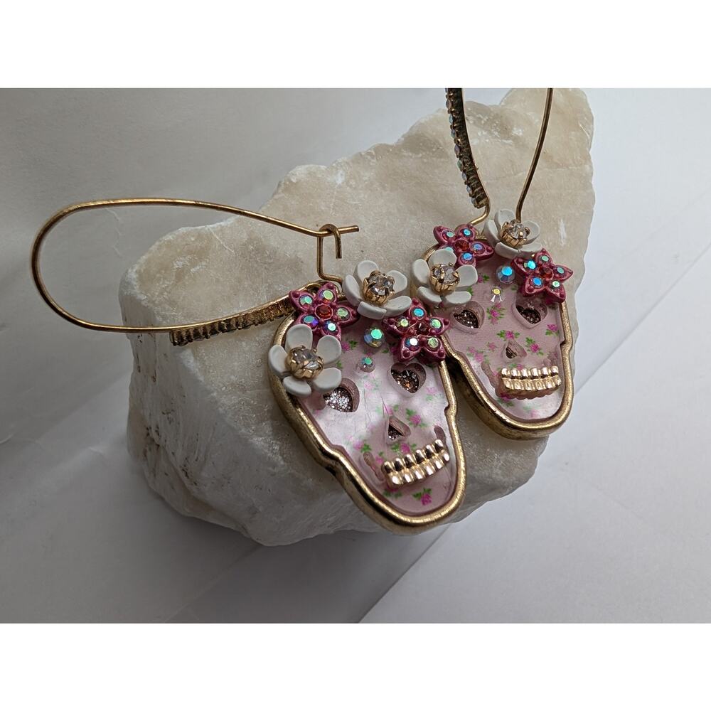 Betsey Johnson Skull Earrings Day of the Dead Dangle Drop Gold Tone Rhinestone